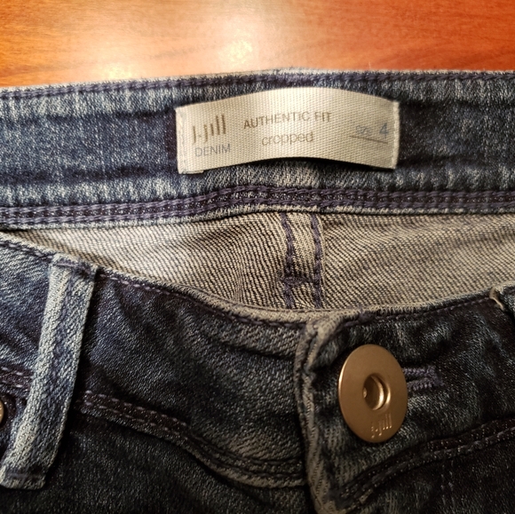 J Jill "Authentic Fit" Embroidered Cropped Jeans, Size 4, medium blue denim. - Picture 2 of 5